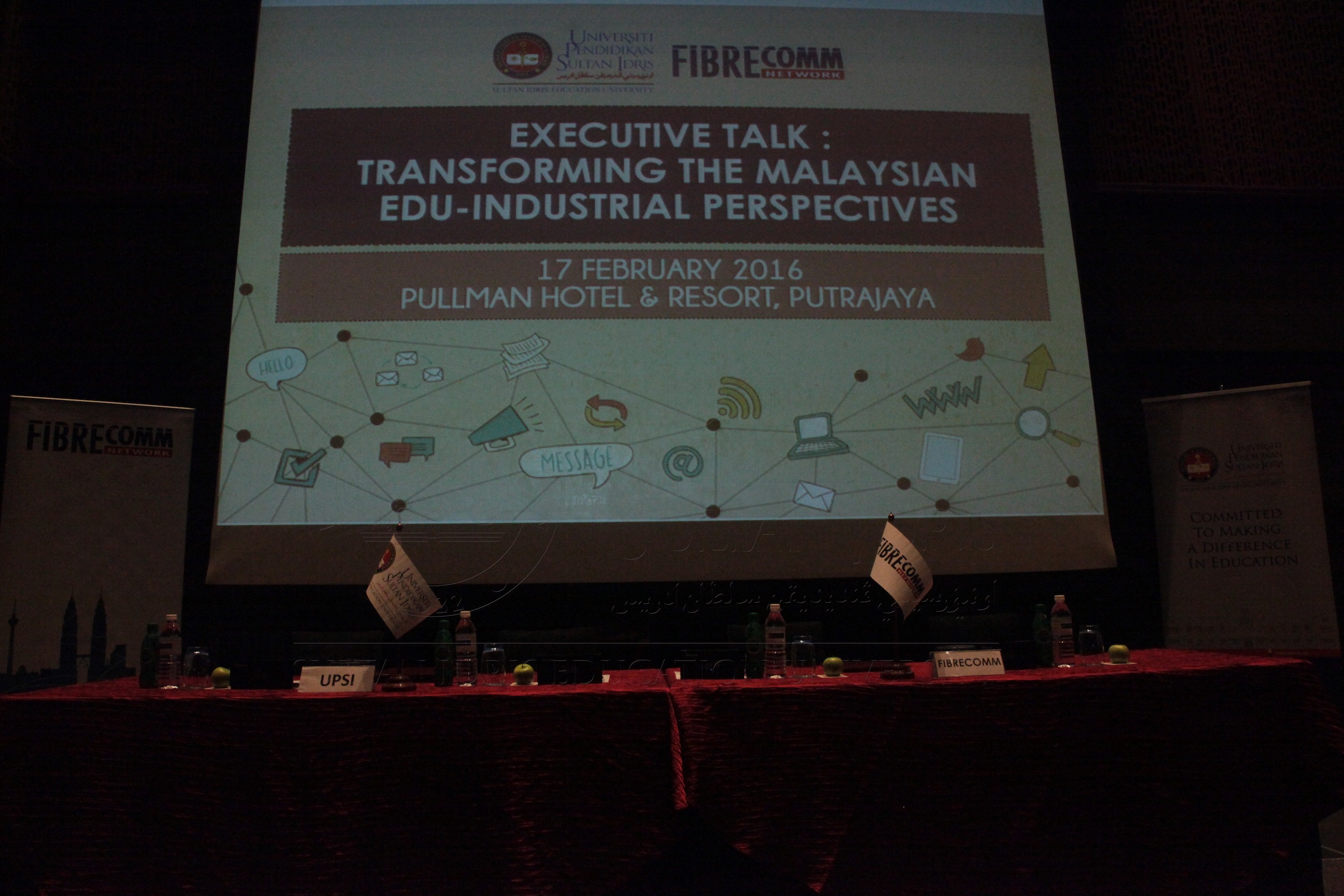 17 Feb 2016 Majlis Menandatangani Kontrak Antara Upsi Dengan Fiberccomm